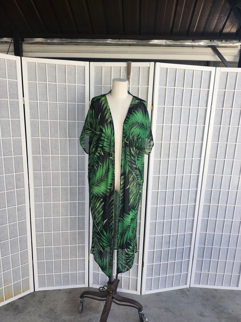 Clicquot Kimono. Tropical Leaf Sheer Duster - Green